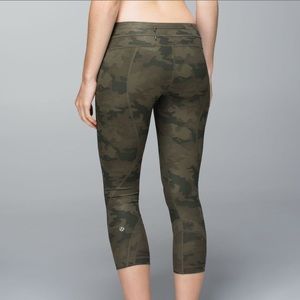 Lululemon Inspire Crop II. All Luxtreme. Size 6.